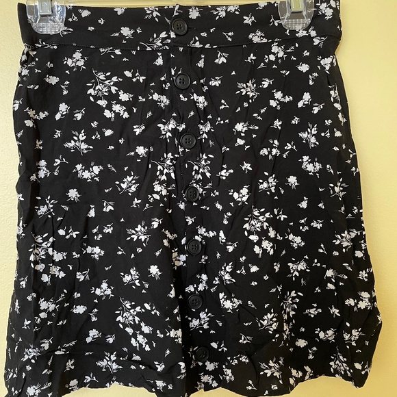 Garage Floral Skirt - Picture 2 of 3